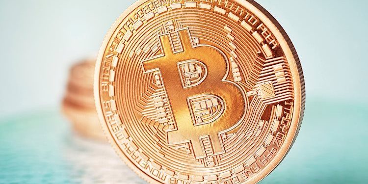 Institutional bulls back Bitcoin after weeks of altcoin accumulation