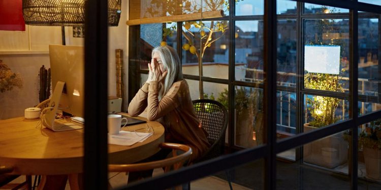 A retired nurse lost $43,000 to bitcoin — watch out for red flags online