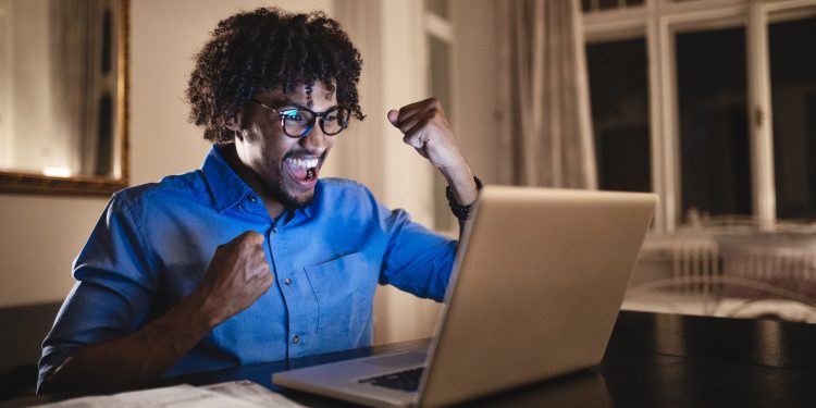 Better NFT Stock: DraftKings vs. GameStop