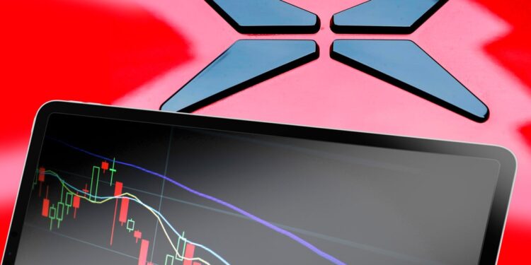 Alibaba Plunges, Xpeng, Nio Nosedive: Hang Seng Index Hits 2011 Lows After Fed Rate Hike – Alibaba Group Holding (NYSE:BABA)