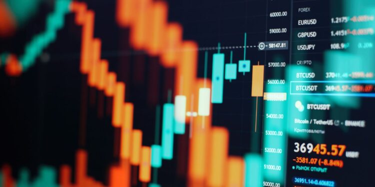 A Look at Cefi, Defi, and the Risks Associated With Decentralized Finance