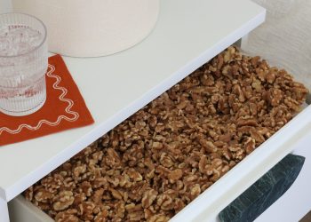 دراسة جديدة: تحسن جودة النوم لدى الشباب الذين يتناولون الجوز يومياً